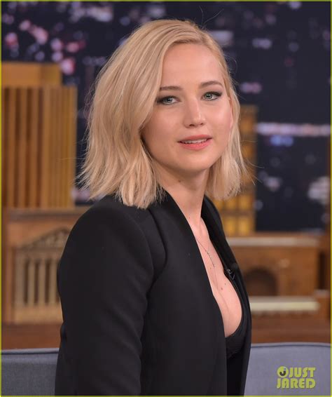 Jennifer Lawrence Wore The Craziest Outfit Ever On Fallon Photo 3511387 Jennifer Lawrence