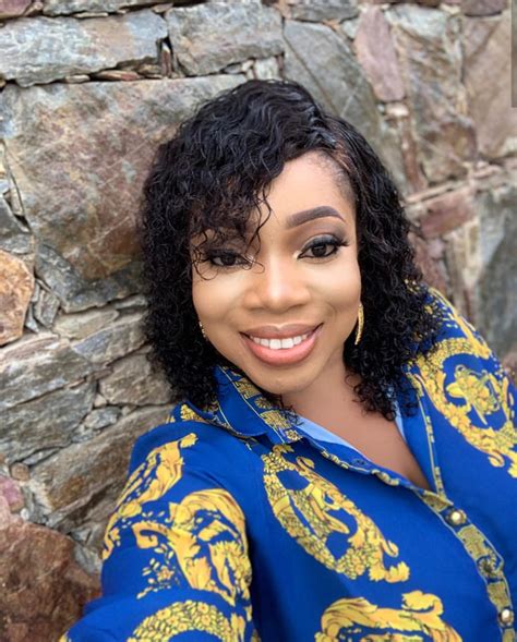 Moesha starts with a teenager struggles to come to terms with everything life throws at her. Curvy Ghanaian Actress Moesha Boduong Is Cleaning Up Her Style And We Are Loving It ...