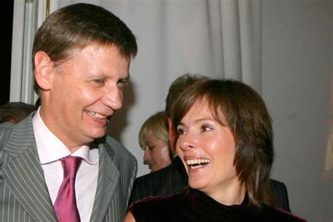 Im alter von 29 jahren startete er 1982 seine karriere als außenreporter beim damaligen. Rechtsstreit: Jauch zieht wegen Fotos vor ...