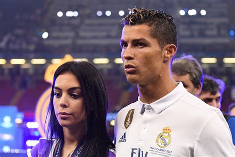 Cristiano Ronaldo Y Georgina Anuncian La Muerte De Su Hijo