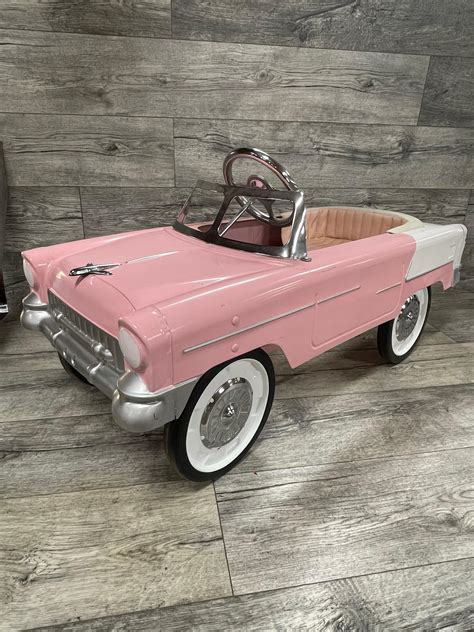 Lot Pink Replica Pedal Car