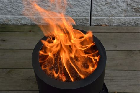 The dakota fire pit is a tactical fire used by the united states military as the flame produces a low light signature, reduced smoke, and is easier to ignite under strong wind conditions. smokeless-wood-pellet-fire-pit - Country Stove and Patio