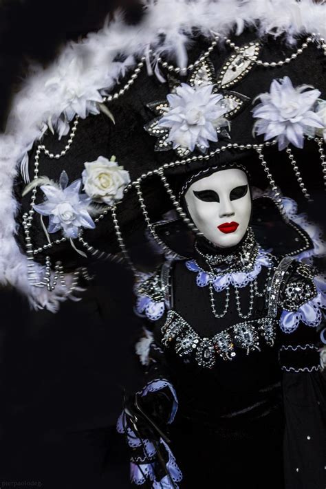 black woman carnival of venice 2013 carnival of venice carnival costumes venetian carnival