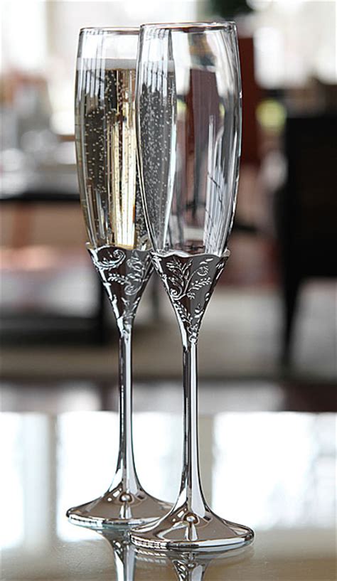 Vera wang, a native new yorker, understands women who embrace fashion. Vera Wang Wedgwood Vera Lace Bouquet Toasting Flute Pair
