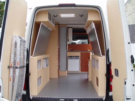 Large choix en stock et livraison rapide. Amenagement interieur de fourgon en camping car - u car 33