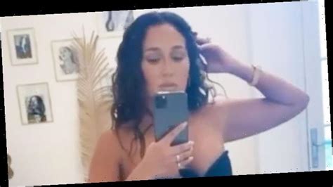 Adrienne Bailon Shows Off Lb Weight Loss With Bikini Selfie Wstale Com