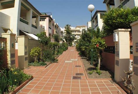 Nerja medical center offers a wide variety of medical services and works with most international insurance companies. Nerja Medina 4a en Nerja desde 27 € | Destinia