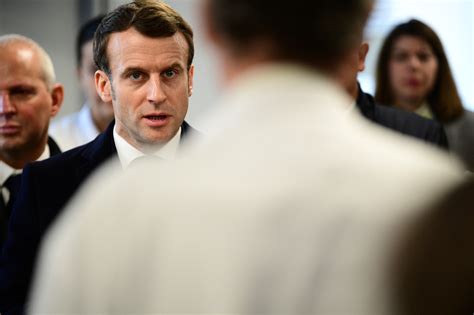 Macron prolonge le confinement au cours de son allocution. Confinement : Macron déplore que trop de Français ne respectent pas les consignes