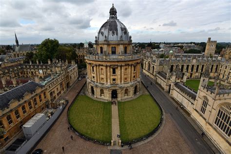 Ontdek stockfoto's van hoge kwaliteit die u nergens anders vindt. Oxford Becomes First U.K. University to Top Global League