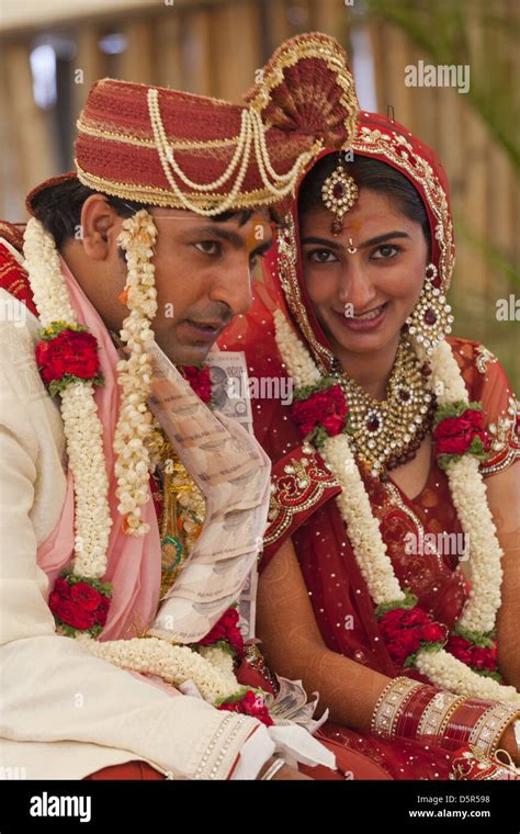 Newly Wed Indian Couple At Their Wedding Ceremony Stock Photo Alamy