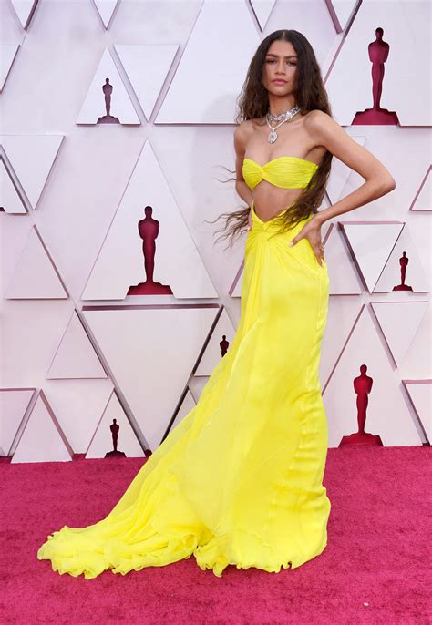 Zendaya Stuns At Oscars 2021 Wearing 183 Karats Of Yellow Diamond Worth
