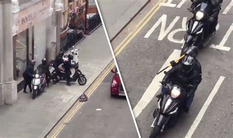 Sledgehammer Wielding Gang On Mopeds Raid Jewellers In Knightsbridge Uk News Uk