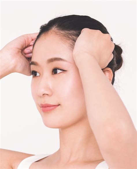cách massage da đầu đơn giản này không chỉ làm giảm tóc bạc rụng tóc mà còn giúp tóc mọc dày