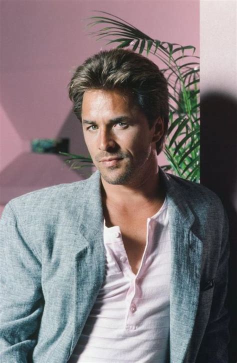 Ο Don Johnson ως Sonny Crockett στο Miami Vice Gintonicgr