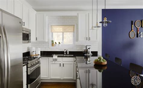 We have countless kitchen cabinet crown molding ideas for you to choose. 9 Tips For a Fuss-Free Kitchen Makeover | Kitchen cabinets ...