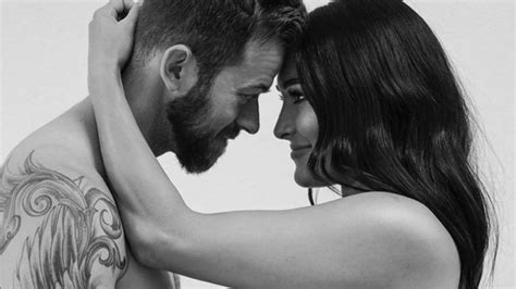 I'm at a loss on how to use it. Pregnant Nikki Bella Poses Nude With Fiancé Artem ...