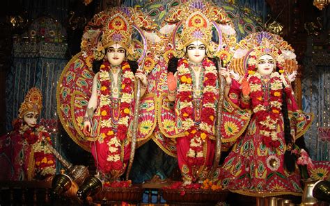 Lord Rama With Sita And Lakshmana Red And Yellow Garlands God Lord