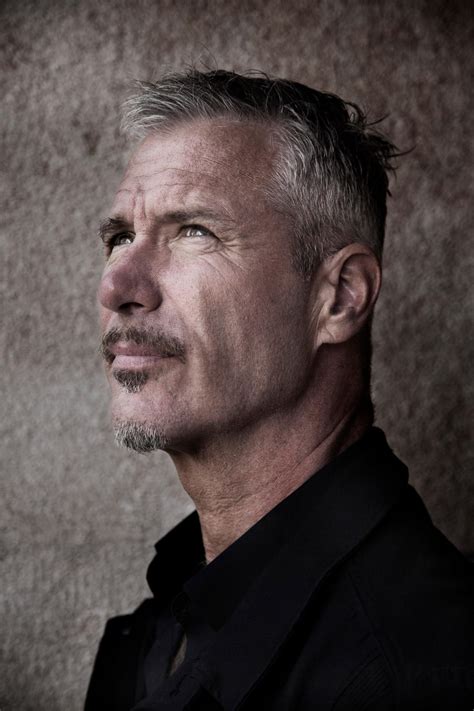 Eric corton assumes the responsibility to be the protector and provider for those he loves, but demands their respect and attention in return. Eric Corton speelt voor het laatst Ma: 'Kippe­nvel, zei ...