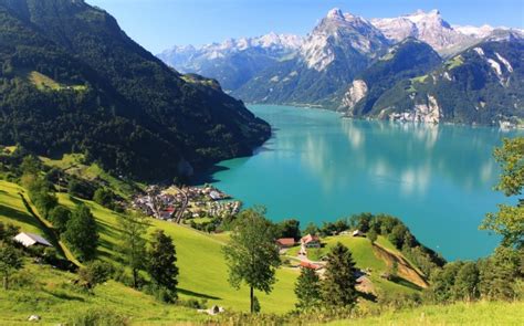 Столица одноимённого франкоязычного кантона и административный центр одноимённой коммуны. Explore Lake Geneva, Switzerland - Travels And Living