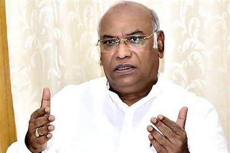 Rafale deal: Only option is to form a JPC, says Mallikarjun Kharge