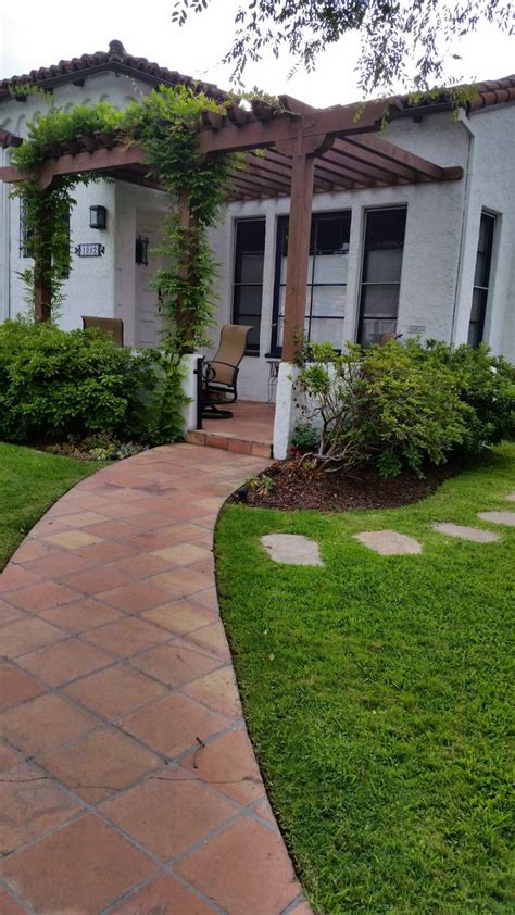 Sleek and smooth is key to modern design. Saltillo Sidewalk | Spanish style homes, Spanish style ...