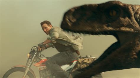 Jurassic World Dominion Chris Pratt Leads The Dino Charged Effort