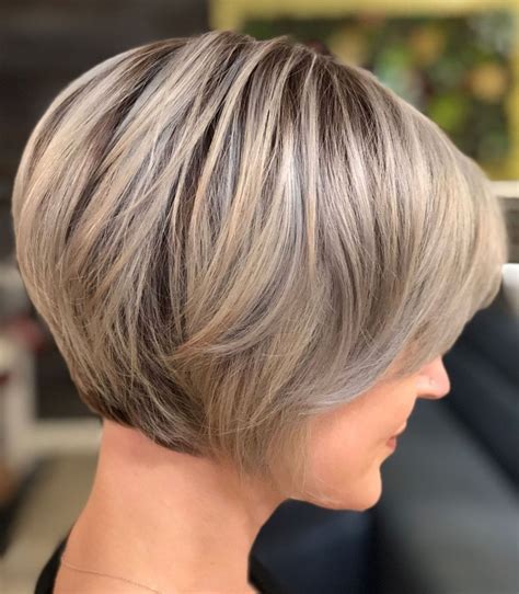 70 Cute And Easy To Style Short Layered Hairstyles In 2020 Short Hair