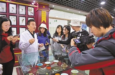We did not find results for: 追寻幸福足迹——"走向我们的小康生活"主题采访活动侧记-新华网