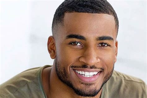 Having extremely short hair doesn't mean you have to sport a buzz cut. 360 Waves: How To Get It Quickly (Step by Step) - Hairmanz