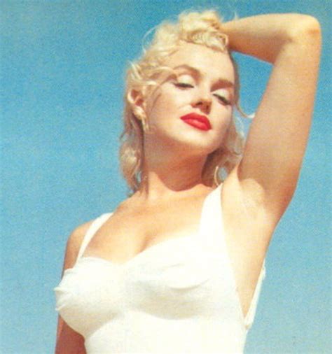Marilyn Monroe Marilyn Monroe Old Hollywood Glamour Vintage Glamour Tony Curtis Norma Jeane