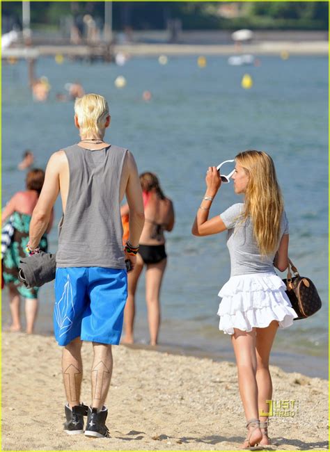 Jared Leto Bleached Blonde At The Beach Photo 2466124 Jared Leto