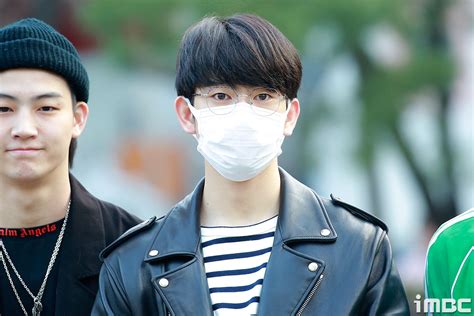 Jb, mark, jackson, jinyoung, youngjae, bambam, yugyeom. 포토 갓세븐 진영, 가려도 가려지지 않는 잘생김