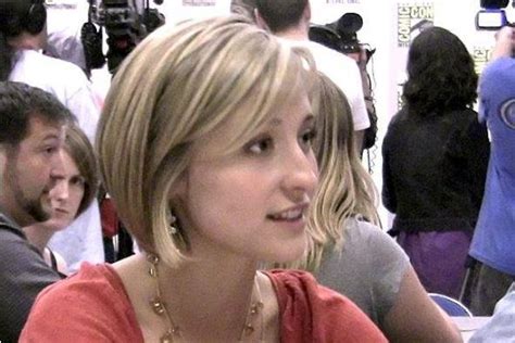 Smallville Actress Allison Mack Arrested In Sex Trafficking Case
