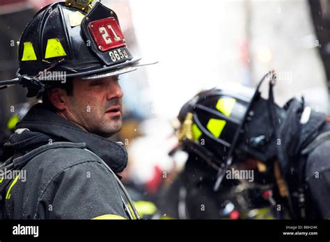 New York Firefighters In Action Stock Photo Alamy