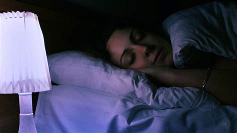 Science Explains How Sleeping in a Cold Room Is Good For Your Health