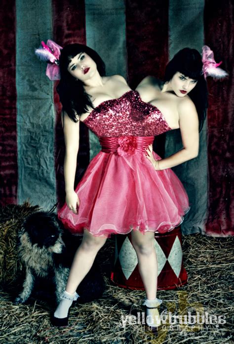 Lori and george schappell (born as lori and dori schappell; Circus - Siamese Twins by TemiraYellowBubbles on DeviantArt