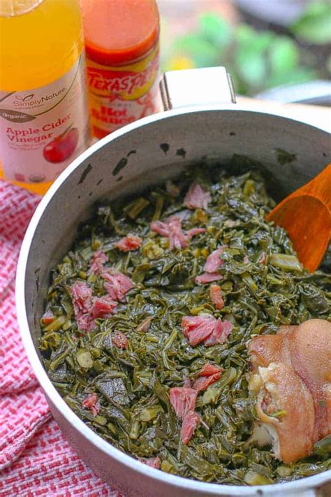 One bunch of large collard greens is 8 to 10 large leaves or 1 1/2 to 2 pounds. How to cook collard greens- Southern Collard Greens Recipe ...