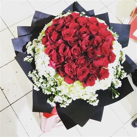 Rangkaian Bunga Mawar Untuk Kekasih Terbaru