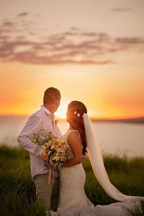 Beautiful Sunset Wedding Photo Sunset Wedding Photos Wedding