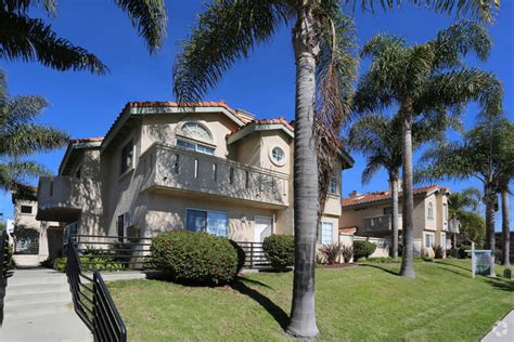 Pacific Beach Apartments At 2050 Garnet Ave San Diego Ca