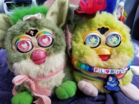 Furbypurrs — How To Remove The Eye Chips Of Your 1998 Furby