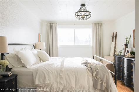 Transform the guest room into a farmhouse guest bedroom is hard if you don't know how to decorate it correctly. 10 Lovely Farmhouse Style Chandeliers (that won't break ...
