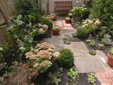 Even if your front yard is limited to a small strip of ground between the sidewalk and the road, make the most of it by planting a colorful bed of flowers. Small Yards, Big Designs | DIY