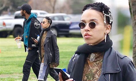Fka Twigs Steps Out With A Mystery Man In La Daily Mail Online