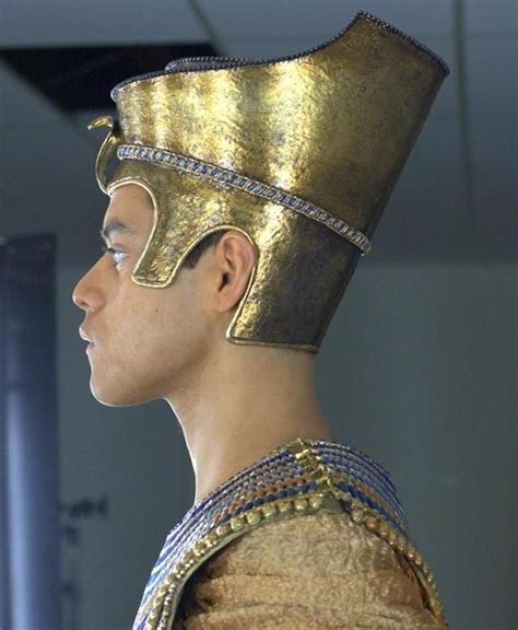 pharaoh headdress profile