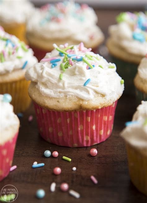 Bake a colored ombre sponge in your choice of color, and then fill balloons with edible confetti and attach them to the top of the cake. Gender Reveal Cupcakes - Like Mother, Like Daughter
