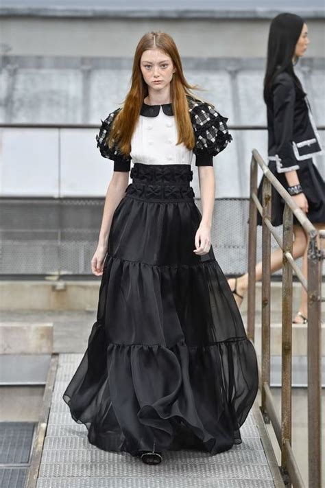 Activewear, lingerie & loungewear, denim, swimwear & dresses 12 Top Spring 2020 Fashion Trends - Spring Fashion Trends ...