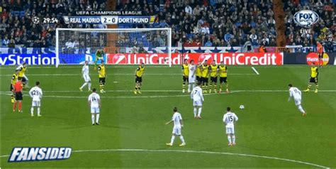 It is also possible to select a competition. Champions League: Roman Weidenfeller robs Gareth Bale of a ...