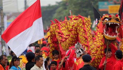 Terlepas dari subtansi ajaran islam, islam bukan merupakan agama asli bagi bangsa indonesia, melainkan agama yang baru datang dari arab. Islam Indonesia - Islam Untuk Semua » BUDAYA - Pencairan Kultural Keturunan Tionghoa di Indonesia