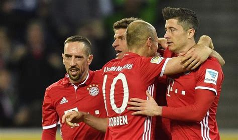 Last weekend, robert lewandowski equalled gerd muller's record of 40 bayern are basking in their ninth successive bundesliga title, their 31st german championship in all and 30th. Bayern Monachium - FC Augsburg NA ŻYWO. Gdzie transmisja w ...